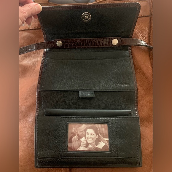 BRIGHTON Leather Wallet Crossbody Purse - Picture 8 of 8